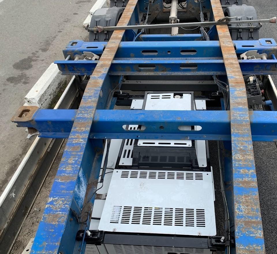 Thermo King Genset used under mount units on blue trailer for sale or rent delivery in Belgium by ContainerID warehouse depot 