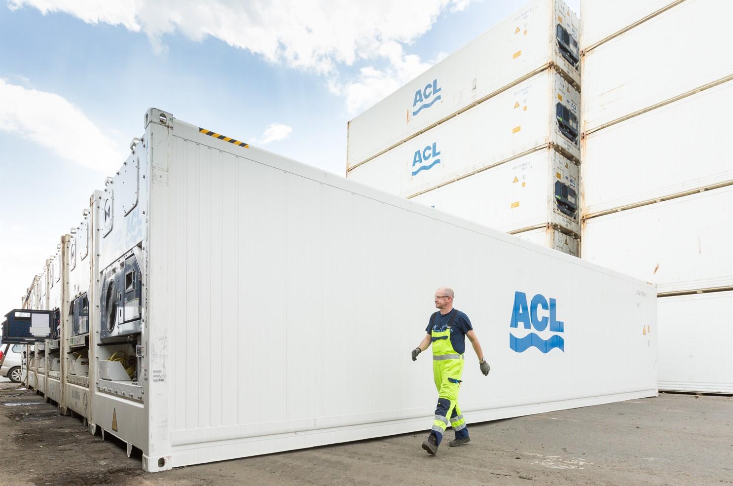 Multiple New and used 40 foot white ACL refrigerated reefer containers for sale or rent at ContainerID depot